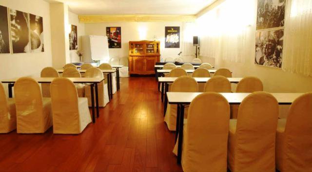 Deco Hotel بيرودجا المظهر الخارجي الصورة